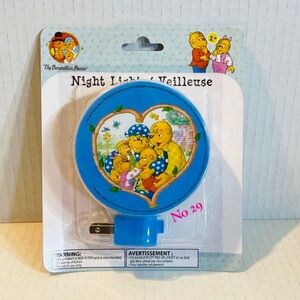 The Berenstain Bears LED Night Light with ON / OFF switch